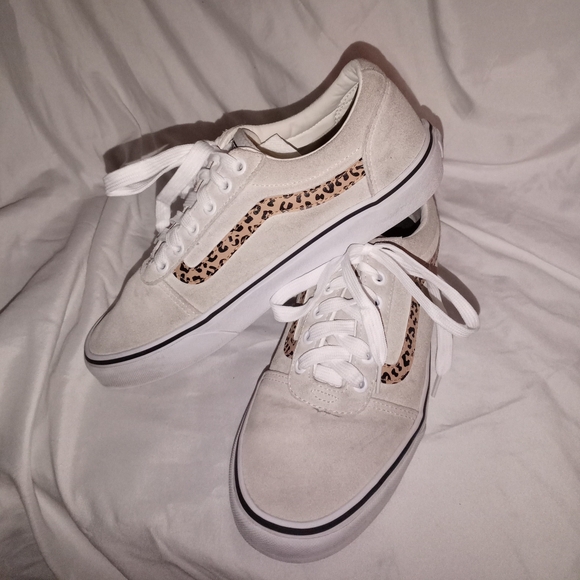 Vans Cream and Leopard Print Women's Sneakers. Need Some Cleaning But In Great S - Picture 4 of 13
